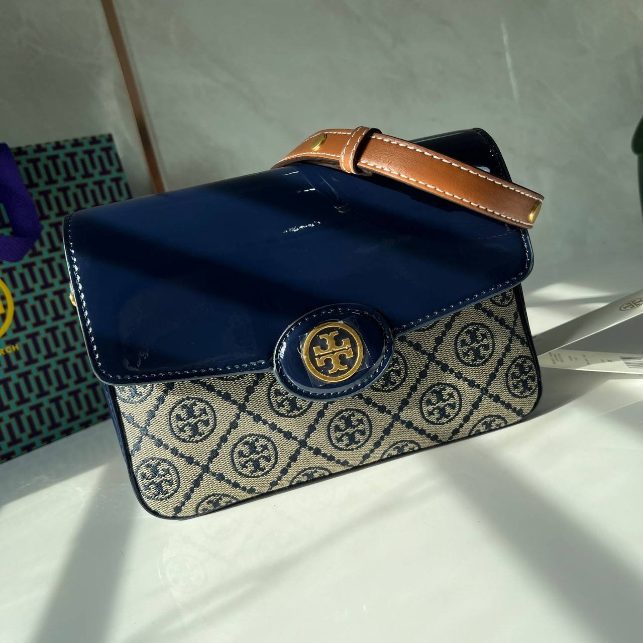 Tory Burch Robinson T Monogram Convertible Shoulder Bag กระเป๋าสะพาย เกรดท็อปออริ เกรดดีสุด สลับแท้ 1:1 ใช้ต่างประเทศได้