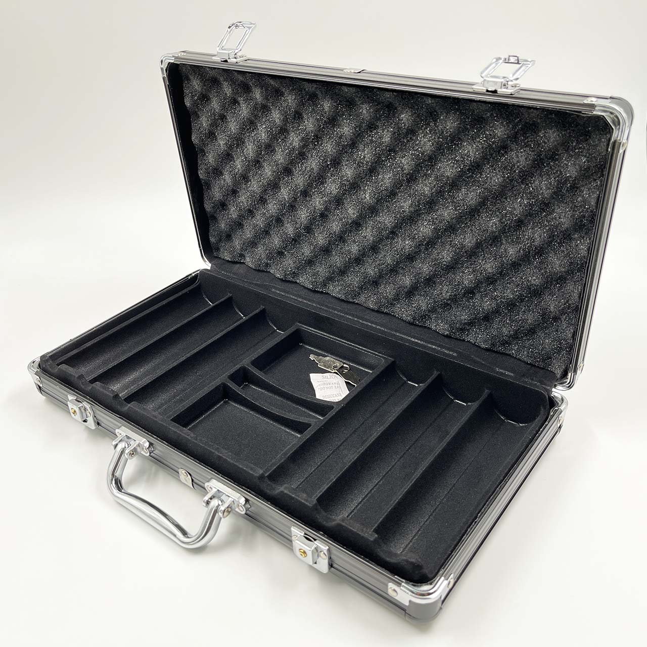 ชุดชิปโป๊กเกอร์เกรดพรีเมี่ยม พร้อมกระเป๋าใส่ชิปสีดำขนาดบรรจุ 300ชิป