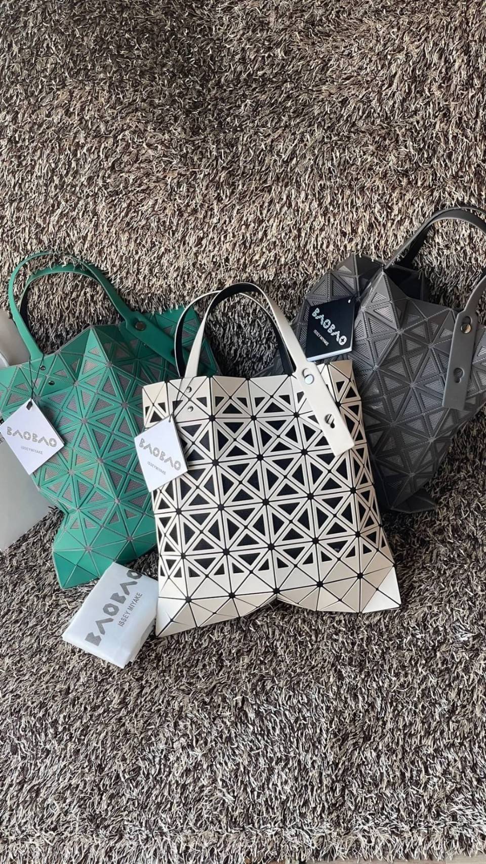 Baobao issey miyake frame tote 6x6 / MIYAKE Frame Mesh Tote Bag กระเป๋าที่มองทะลุได้เหมือนตะกร้าและให้ความรู้สึกสดชื่น