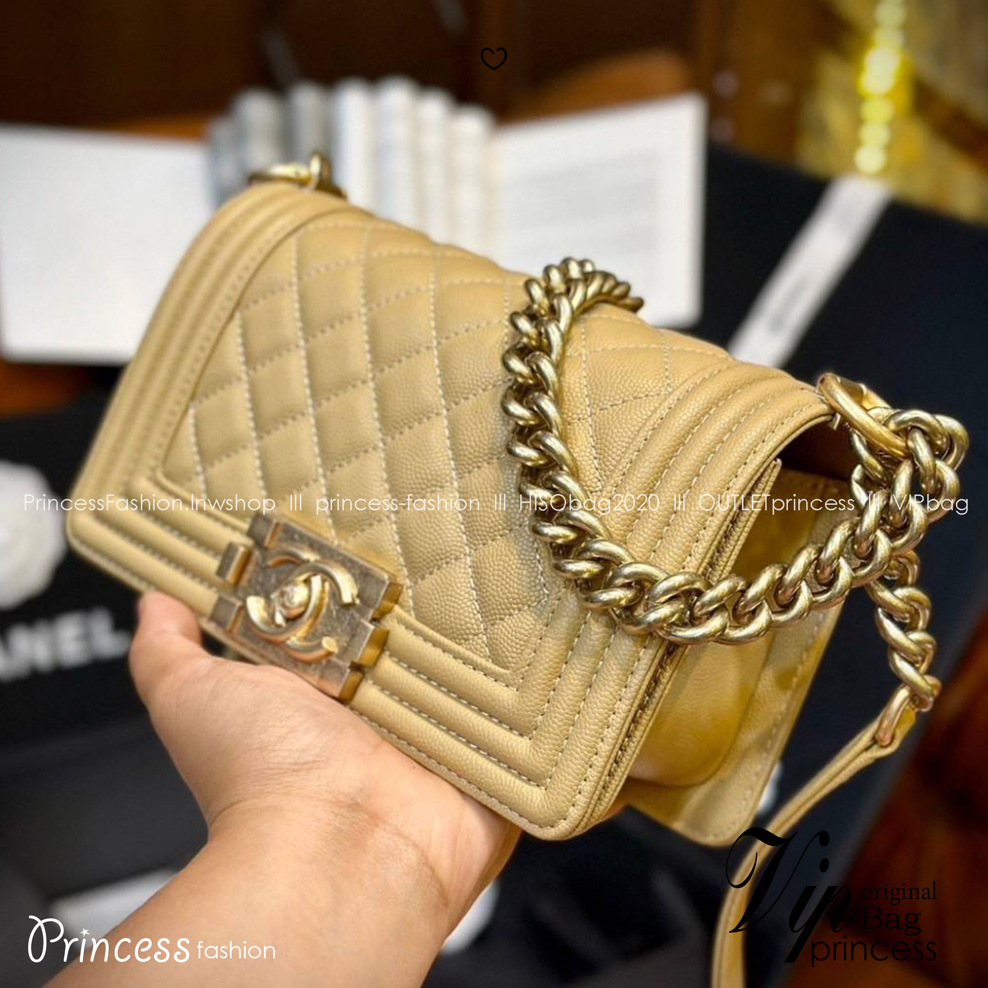 CHANEL BOY BAG 20cm กระเป๋าสุดคลาสสิคตลอดกาล งานหนังแท้ ขนาดเล็กน่ารัก ไม่ว่าเวลาจะผ่านไปเเค่ไหนก็ไม่เคย Out สำหรับรุ่นนี้ เรียบ หรู คลาสสิค ผู้ดี ไฮโซที่แท้ทรูอะไหล่เงินรมขวัญสวยมากค่ะ 🧡เกรดท็อปออริ เทียบแท้ 1:1 ใช้งานต่างประเทศได้