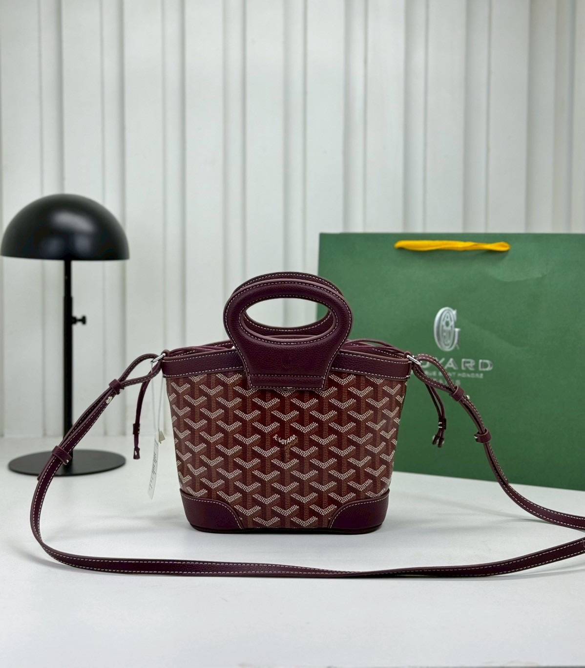 ORI หนังแท้ | Goyard Beluga Mini Bag กระเป๋าสะพายทรงบัคเก็ต พร้อมหูจับในตัว สะดวกใช้งาน ด้านในเป็นผ้าดีไซน์ผูก เพิ่มความน่ารักน่าใช้ สวยมากค่ะ