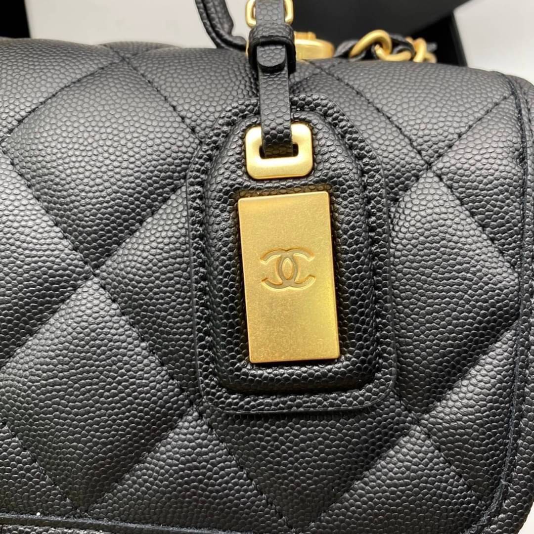 Chanel Handle Flap bag / Chanel caviar Quilted Medium Sweet Classic handle Flap bag เกรดออริจินอล กระเป๋าสะพายทรงเหลี่ยมมาใหม่ พร้อมหูหิ้วด้านบน งานหนังสวยมาก