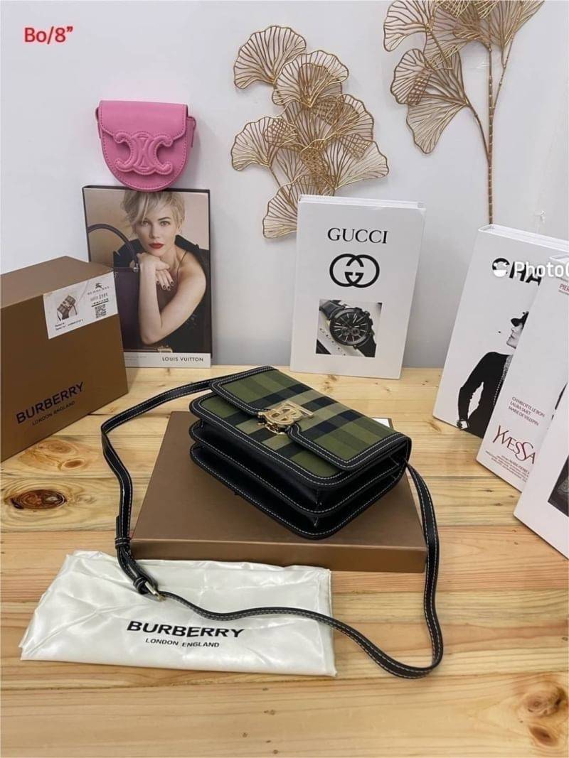 BURBERRY FRAGRANCES CROSSBODY BAG / BURBERRY SMALL CHECK CANVAS AND LEATHER TB BAG สีเขียวเหนี่ยวทรัพย์!! สีเข้าใหม่ คอลเลคชั่นที่ปังตลอดปี รอบนี้ออกแบบสไตล์ผู้ดีอังกฤษ