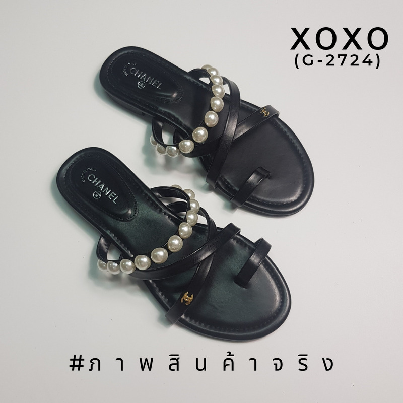 Chanel Sandels with Pearl แตะ สวม ชิคๆ วัสดุหนัง PU สวมโป้งคาดครอสเอ็กซ์ ด้านบนแต่งไข่มุกสวยละมุน พร้อมติดอะไหล่โลโก้แบรนด์