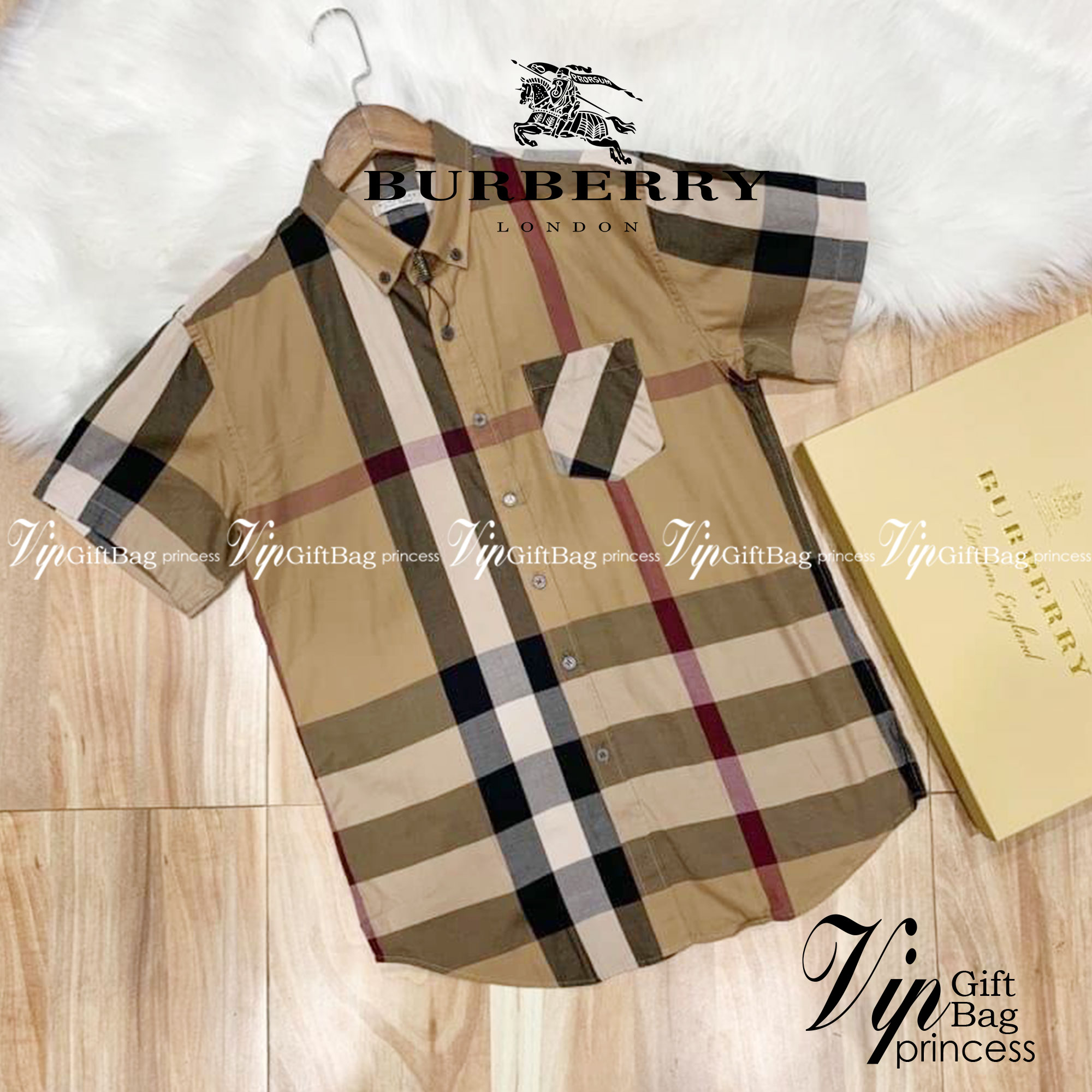 BURBERRY SHIRT / BURBERRY SHORT SLEEVE VINTAGE CHECK SHIRT เสื้อเชิ้ตแขนสั้นแบรนด์เบอเบอรี่ ลายสก็อตสุด classic เรียบหรู ดูดี ภูมิฐานมากๆค่ะ สินค้านำเข้าคุณภาพเทียบแท้ งานสวยเทพ เนื้อผ้าอย่างดี เป๊ะมาก รับประกันความพอใจเลยนะคะ ใส่เป็นเชิ้ตติดกระดุมเนี๊ยบๆ