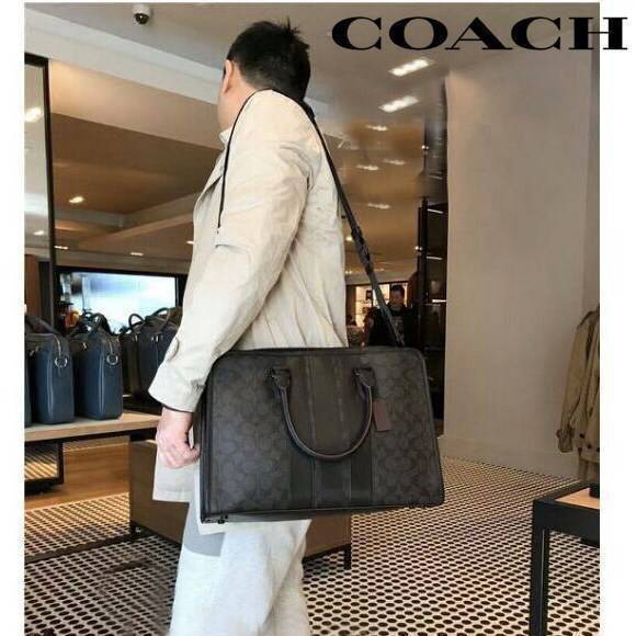 COACH BOND BRIEF IN SIGNATURE CANVAS (COACH F23212)🍁 หนุมๆสาวๆ สาวก Unisex พลาดไม่ได้เลย ลุยงานได้จริง รุ่นนี้เลย//วัสดุแคนวาส ผสมกับหนังแท้ คุณภาพ ทนทาน หนาแน่น ใส่เอกสาร ใส่โน๊ตบุ๊ค ลุยงานได้แบบ Real life จริงๆ ฟังก์ชั่นครบมาก >>มีสายสะพาย