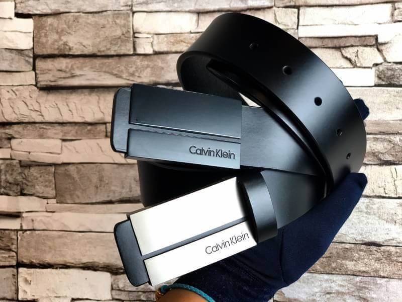 DON'T MISS! CALVIN KLEIN MEN LEATHER BELT (Free Size) เข็มขัดหนังแท้สีดำรุ่นใหม่จาก CK หัวเข็มขัดโลหะแบบเรียบปั้มโลโก้คุณภาพดีตามแบบฉบับของแบรนด์ดีไซน์คลาสสิคเข้าได้กับทุกชุดสามารถปรับได้หลายระดับ มาพร้อมกล่องแบรนด์ สามารถมอบเป็นของขวัญได้ ไอเท็มนี้
