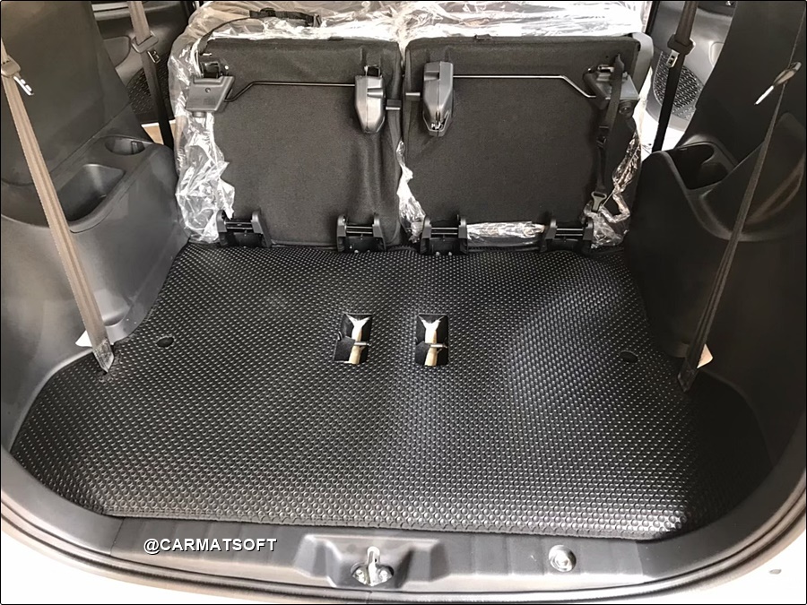 พรมปูพื้นรถยนต์ TOYOTA AVANZA 2019 ยางปูพื้นรถยนต์ ลายกระดุมเม็ดเล็ก สีดำ เข้ารูป เต็มคัน