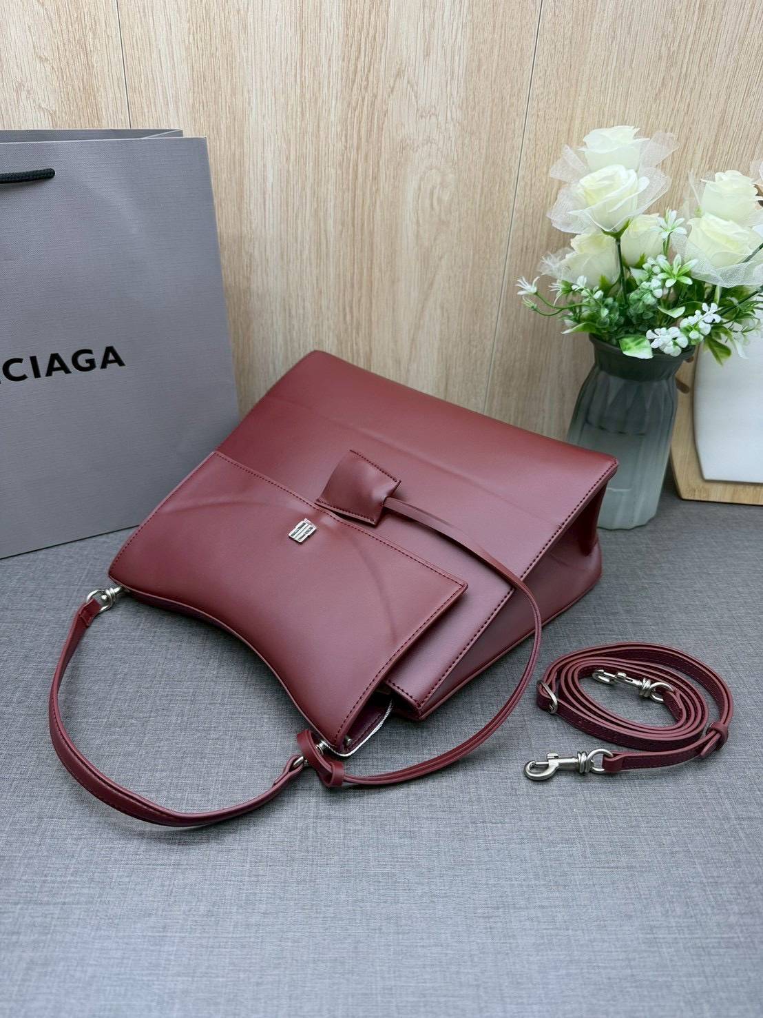 ORI หนังแท้ | Balenciaga Nano Medium Top Handle Bag 27cm กระเป๋าสะพายทรงโท้ท ดีไซน์ใหม่สวยเก๋ตามแบบฉบับแบรนด์