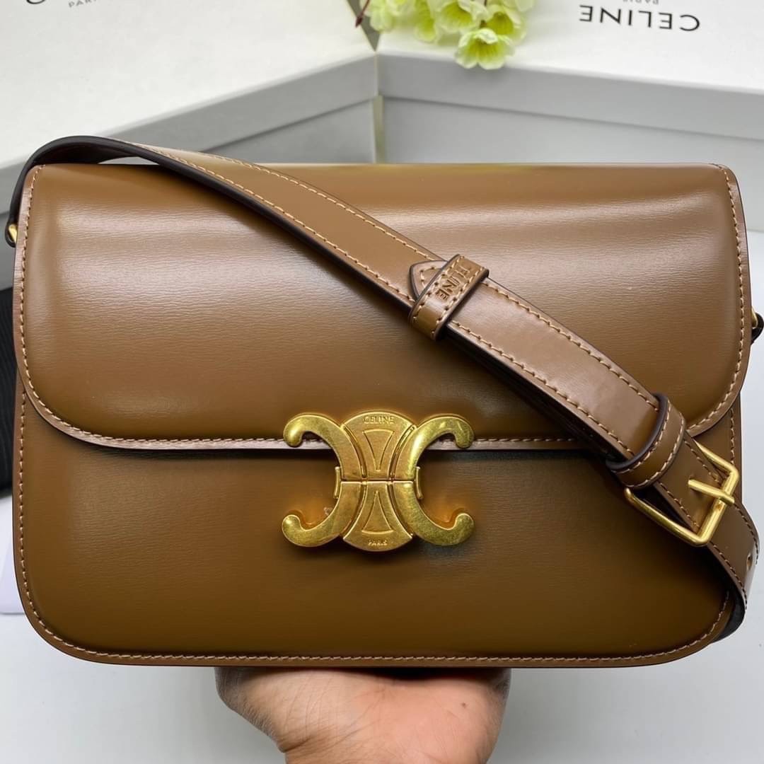 MEDIUM 22cm : CELINE CLASSIQUE TRIOMPHE BAG IN SHINY CALFSKIN / Celine Triomphe Bag / Celine Bag พร้อมส่ง 10 สี เกรดออริ 1:1 กระเป๋าแบรนด์หรูที่ควรมีแห่งปี