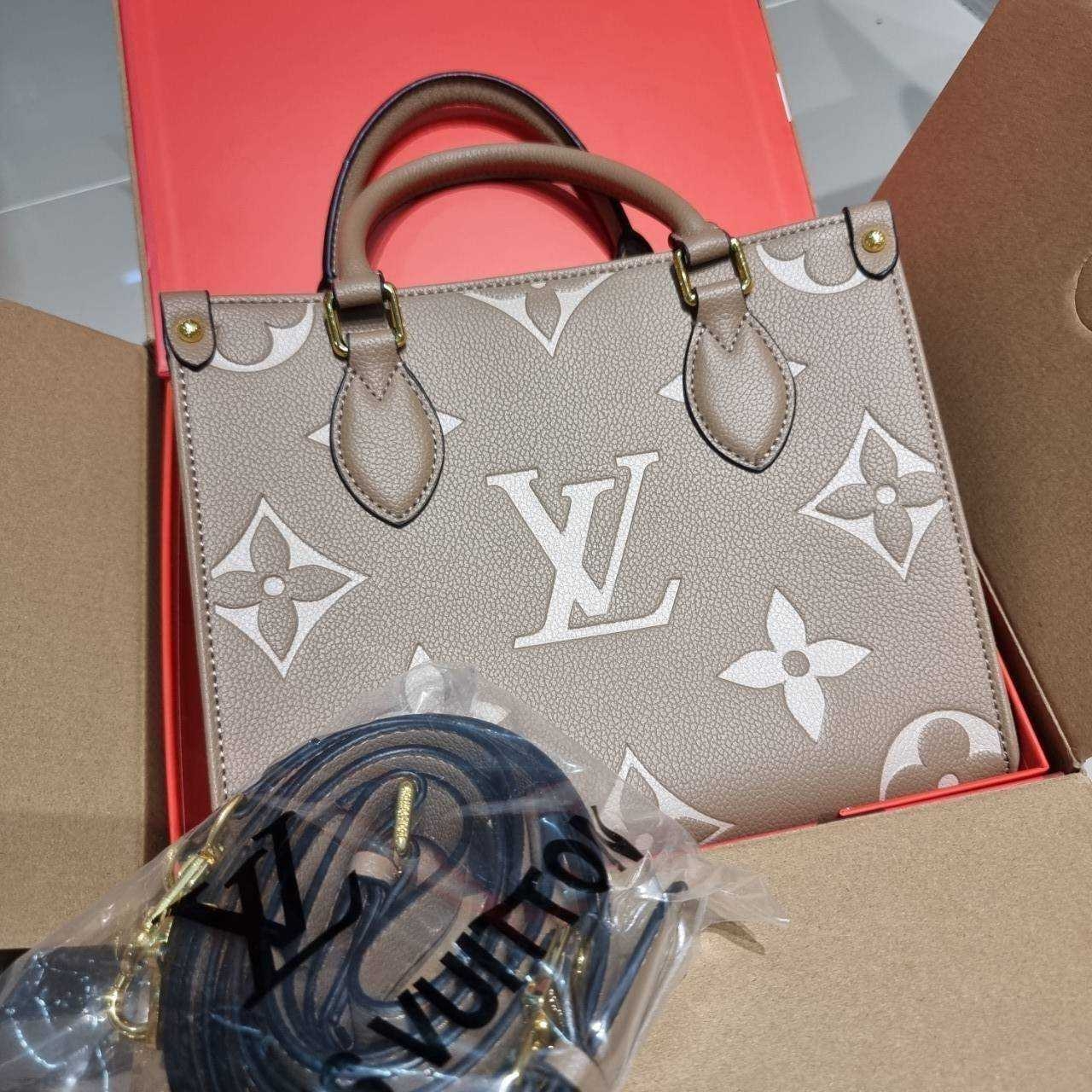 LV OnTheGo PM bag / LV on the go pm bicolor tote bag กระเป๋าทรงโท้ทที่ใครเห็นต้องเป็นคลั่งรัก ยอดฮิต คลาสสิค ผู้ดี หรูหราได้ทุกลุค ทุกสไตล์ เกรดวีไอพี ไฮเอน 1:1