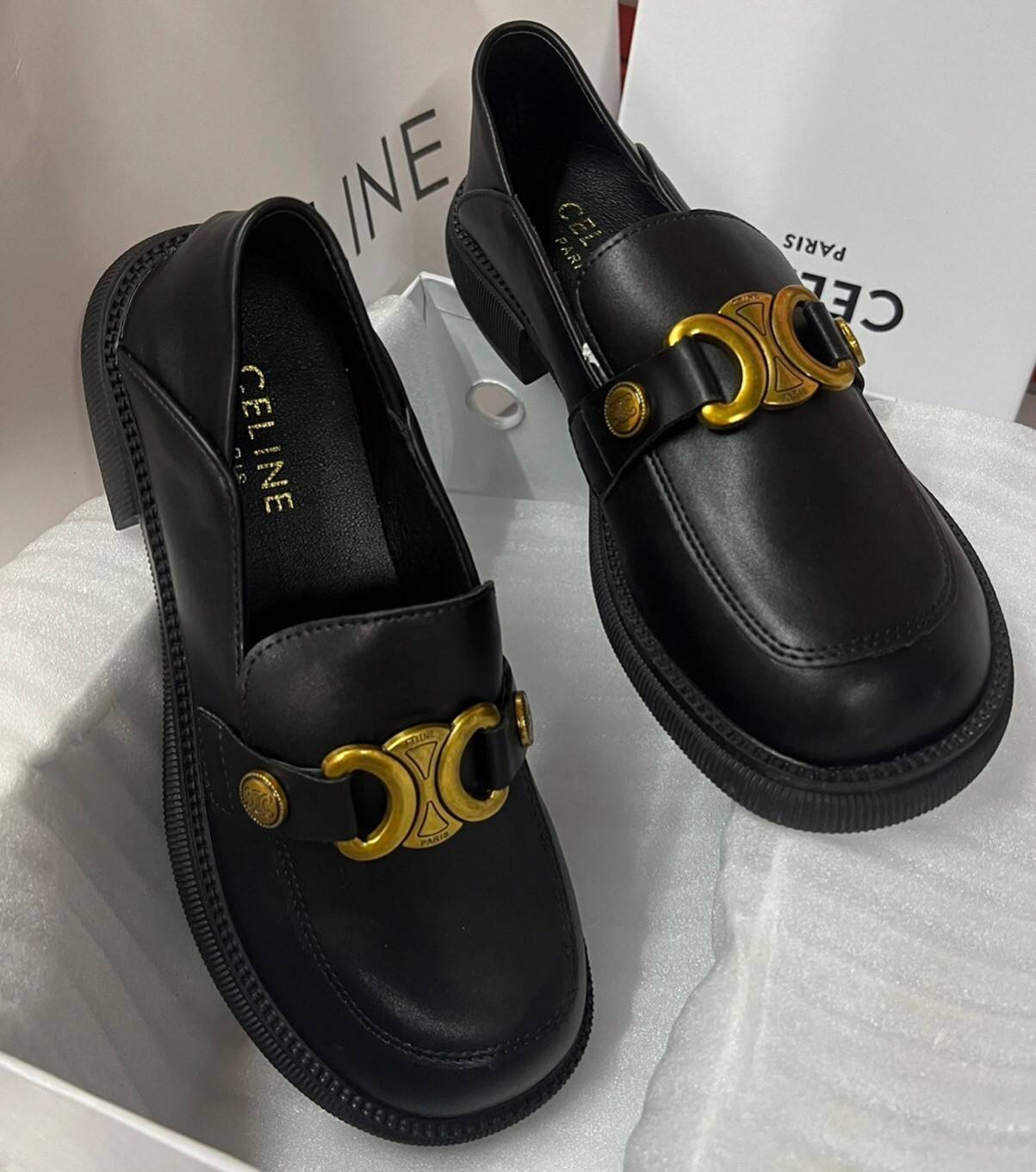 หนังแท้ CELINE LOAFER TRIOMPHE BLACK CALFSKIN LINING / Celine Shoes ภาพสินค้าถ่ายจากงานขายจริง ใช้งานต่างประเทศได้