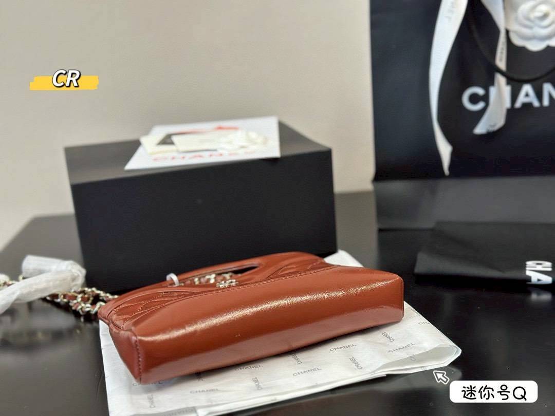 Chanel 31 Mini Shopping Bag กระเป๋าสะพายพร้อมหูจับในตัวทรงสวยมาก ขนาดกำลังดี ปุ๊กปิ๊กน่ารัก ใช้งานสะดวก