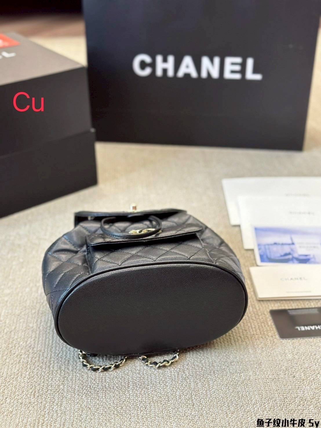 Chanel duma backpack กระเป๋าเป้สะพายหลัง ไซส์น่ารัก ไอเท็มยอดฮิตรูปทรงทันสมัย ดีเทลความสวยมากมาย ทั้งสายรูดเก็บปาดกระเป๋า หรือจะช่องเปิดด้านหน้า ก็ดูหรูไปหมด