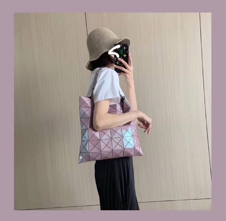 พรีเมี่ยมกิ๊ฟแท้ 100% 】ISSEY MIYAKE BAOBAO [pink]