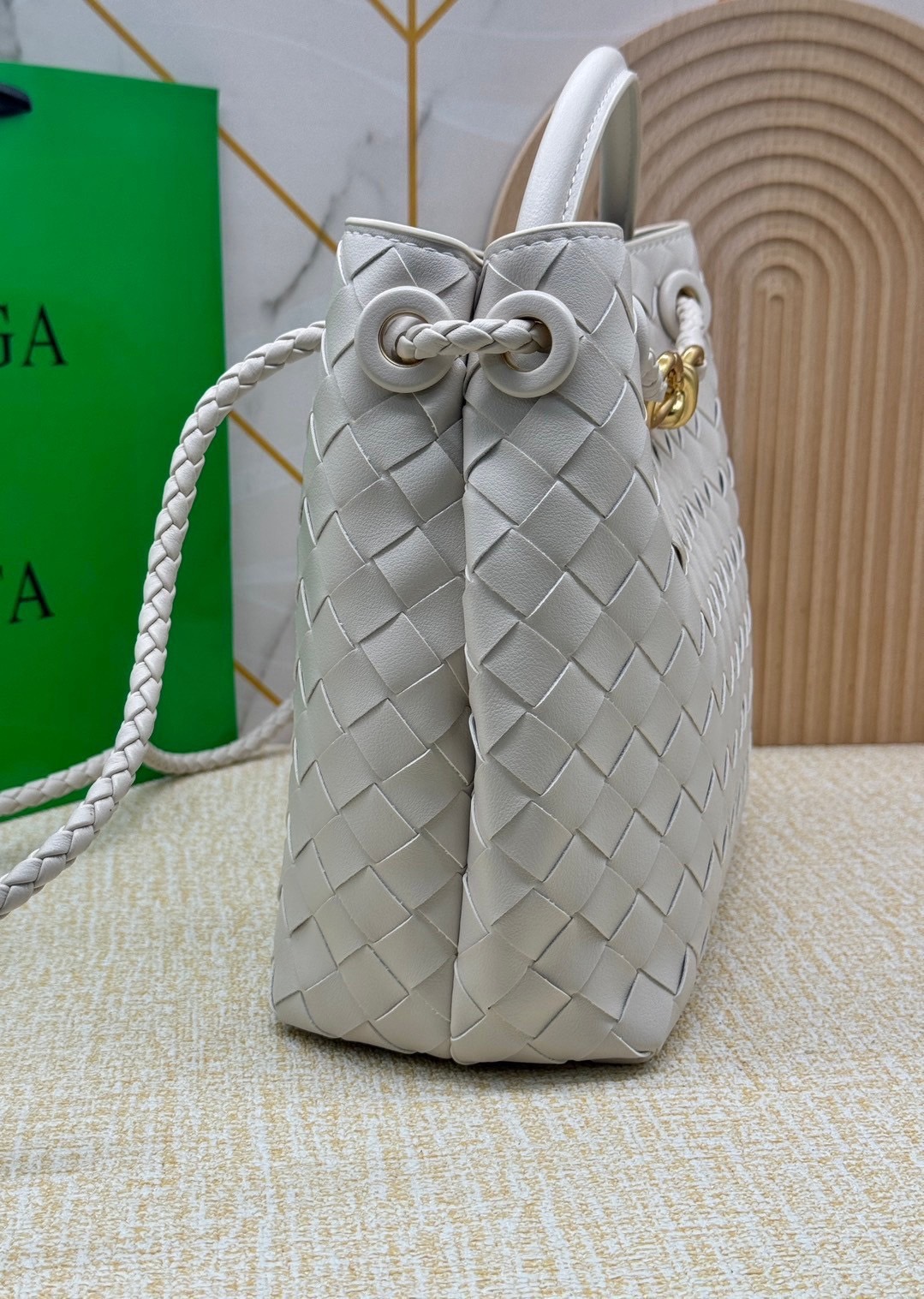 BOTTEGA Small Andiamo Top handle bag 28cm / BOTTEGA Tote Bag กระเป๋าสะพายดีไซส์สาน วัสดุเดนิมคอตตอนรุ่นใหม่ สวยงามเป็นเอกลักษณ์ เกรดออริ 1:1 ใช้งานต่างประเทศได้