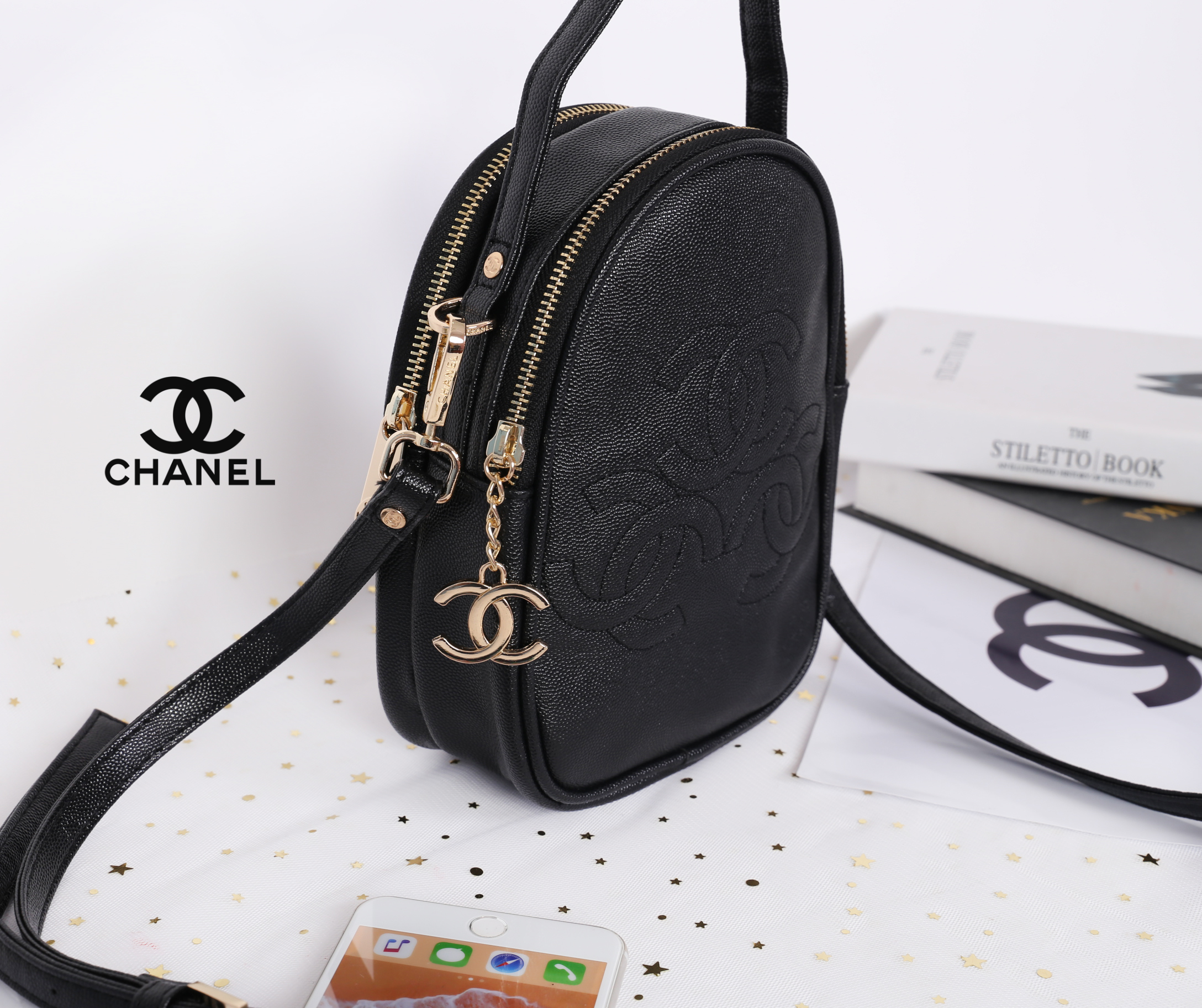 CHANEL Chanel Triple crossbody with two zip กระเป๋าสะพายใช้งานได้ทั้งแบบถือ และสะพาย crossbody หนังลายคาเวียร์