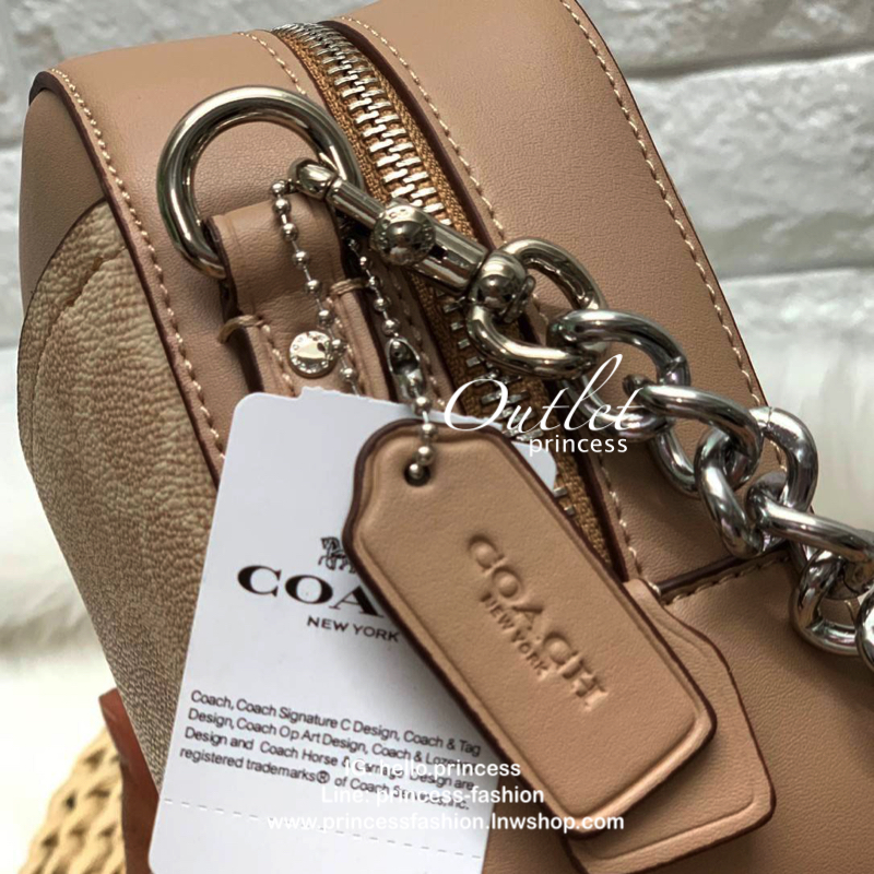 COACH SIGNATURE CROSSBODY BOX BAG ((F31208)) 🔺สินค้าขายดี กระเป๋าสะพายวัสดุหนังแท้ จาก coach factory outlet หนังนิ่ม ทรงสวย ตัวกระเป๋าลายแบรนด์ ตัดขอบหนังเรียบได้สวยงามค่ะ ด้านหน้า-หลัง มีช่องสำหรับใส่ของ เปิดปิดกระเป๋าแบบซิป ที่จับเป็นพวงหนังอะไห