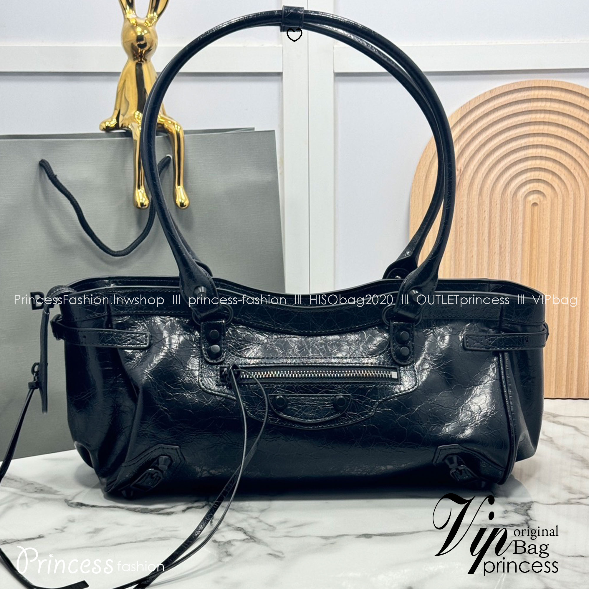 ORI หนังแท้ | Balenciaga Le City Bag East-west Bag 32cm กระเป๋าถือ/สะพายข้างทรงยาวดีไซน์โดดเด่นสวยเท่ล้ำสมัย ที่สุดแห่งความไอคอนิกไม่เหมือนใคร มีกิมมิคและลูกเล่นแพรวพราว