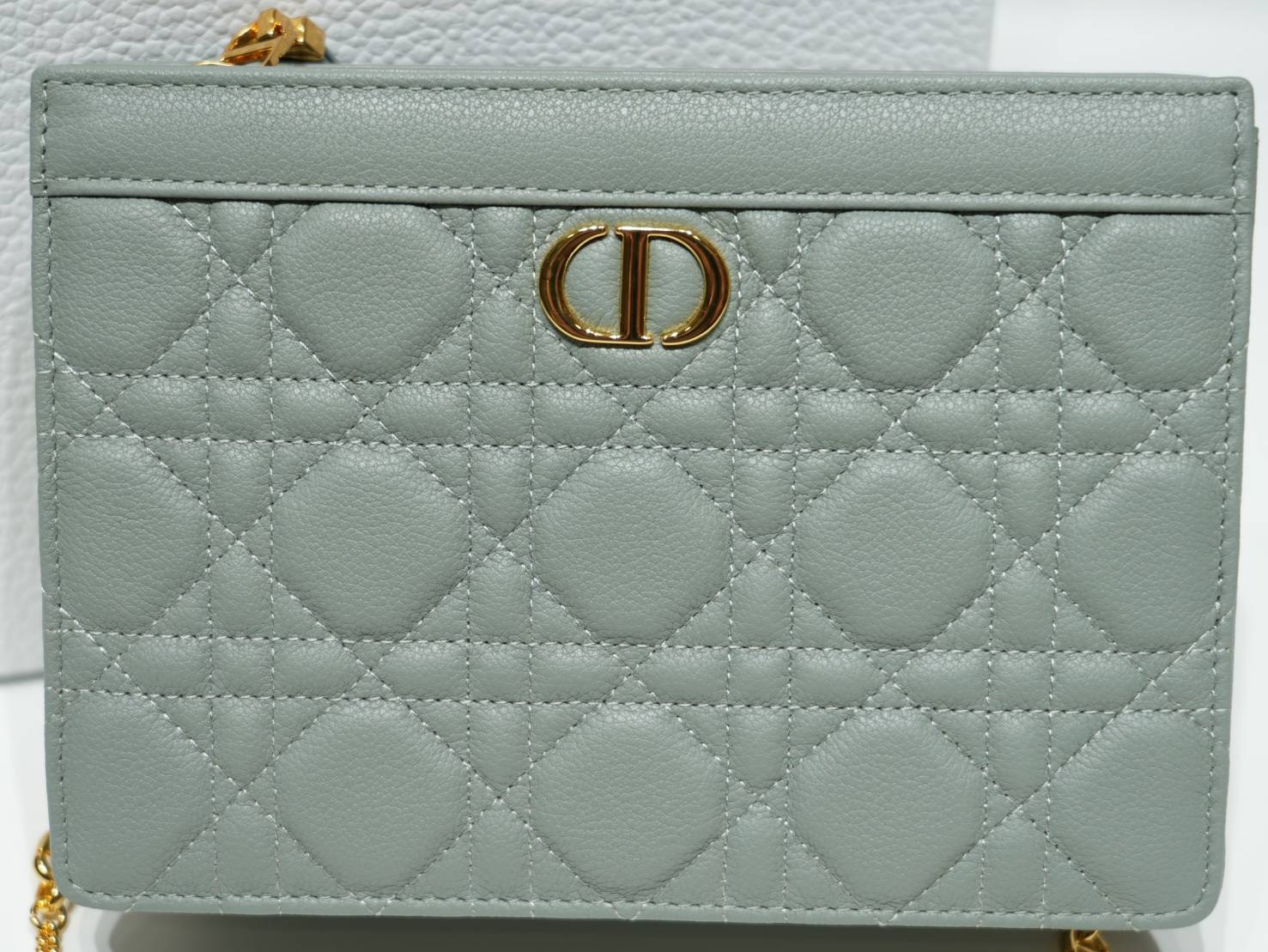 Caro Every Dior Pouch / Dior Clutch Bag Cloud Supple Cannage Leather กระเป๋าทรงคลัชพอช หนังแท้ ทรงเสนห์ผสมผสานดีไซน์ทันสมัยและใช้งานง่ายได้จริงหลายโอกาส เกรดท็อปออริ เทียบแท้ 1:1 ใช้งานต่างประเทศ