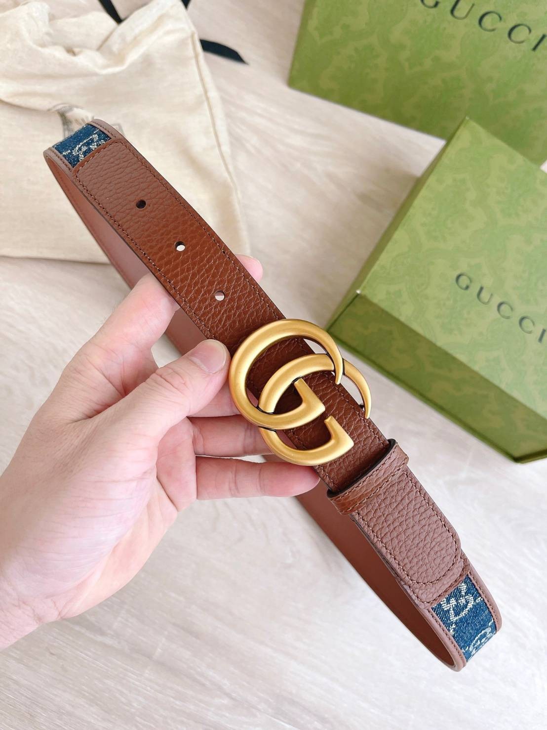 หนังแท้ GUCCI GG leather belt 30mm / GG Denim Belt พร้อมส่งที่ไทย เข็มขัด GG เดนิมสลับหนังแท้เกรดดีที่สุด ยิ่งใช้ยิ่งสวย โทนสีน่าใช้มากก สายปรับระดับได้ มาในดีไซน์คลาสสิคเรียบหรูเข้ากับทุกลุ๊คแบบไม่มีเอ้าท์ ภาพสินค้าถ่ายจากงานขายจริง ใช้งานต่างประเทศได้