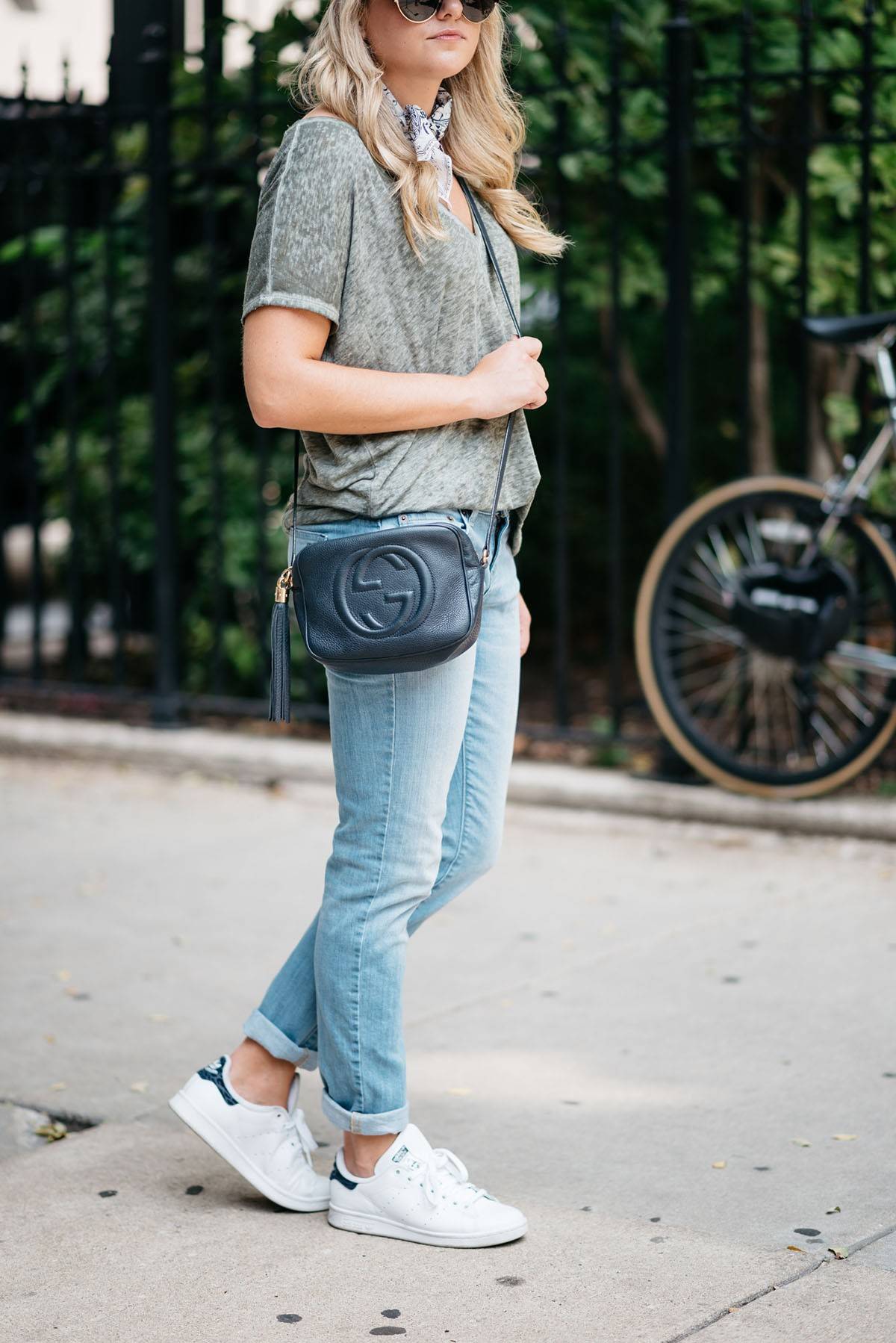 GUCCI Soho Disco Bag in Black Leather Hot item!! รุ่นหายาก ยอดฮิต GC soho crossbody bag กระเป๋าสะพายข้าง พรีเมี่ยมกิ๊ฟจาก dutyfree ที่สาวๆตามหา ด้วยดีไซน์และรูปทรงคลาสสิค ทำให้ใช้งานง่าย ตอบโจทย์ทุกลุค วัสดุหนัง pepble มีเอกลักษณ์ที่พู่หนัง สีเข้ากันกับตั