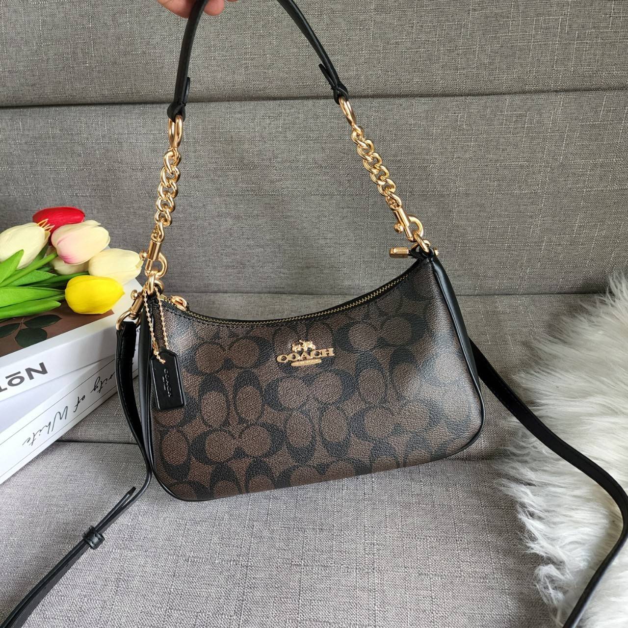 พร้อมส่งครบสี สวยทุกสีเลยค่า😘 ((CA173//CA209//CA548)) COACH TERI SHOULDER BAG 🔹กระเป๋าทรงพอช ในรูปแบบหนังแท้ หนังนิ่มสวยมากค่ะ