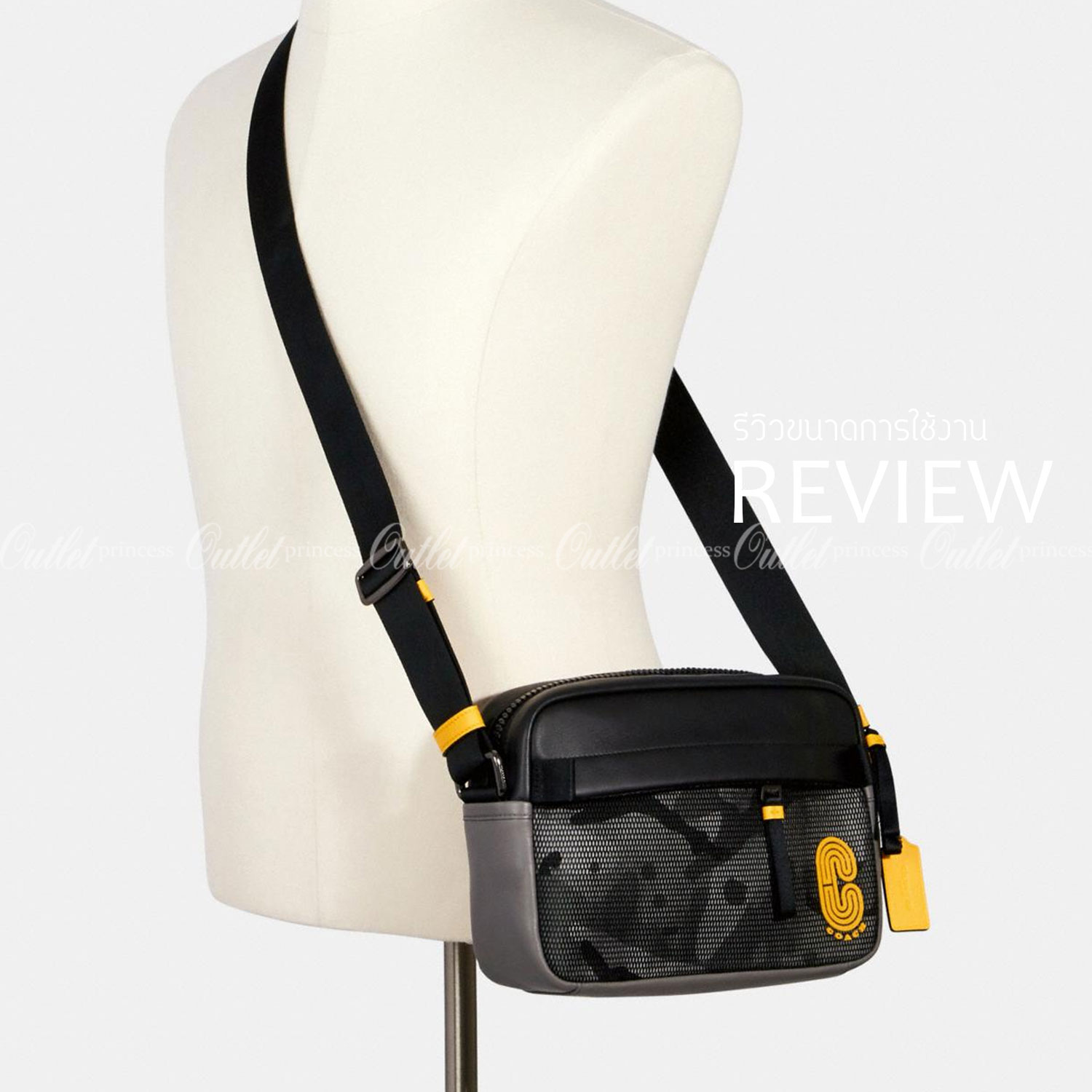 COACH EDGE CROSSBODY IN SIGNATURE CANVAS กระเป๋าสะพายครอสบอดี้ร์ วัสดุหนังแท้ หนังนิ่มอย่างดีค่ะ ด้านหน้ามีช่องซิปซ่อนให้หนึ่งช่อง เปิดปิดช่องหลักแบบซิปคู่ภายในกว้าง ใส่ของได้จุเลยนะคะ มีช่องซิปและช่องเล็กให้อีก2ช่อง;ด้านหลังกระเป๋าเป็นช่องโล่งใส่ของอีกช่