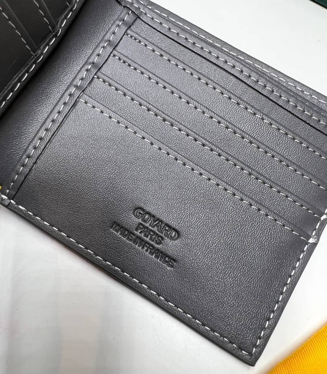 GOYARD WALLET / GOYARD Victoire Bifold Wallet พร้อมส่งที่ไทย เกรดเทพออริจินอล หนังเกรดดีสุด กระเป๋าสตางค์ผู้ชายใบสั้น พร้อมกล่องเขียวแบรนด์สวยหรู อีกรุ่นที่ยอดขายไม่เคยตก ภาพสินค้าถ่ายจากงานขายจริง ใช้งานต่างประเทศได้เลยค่ะ