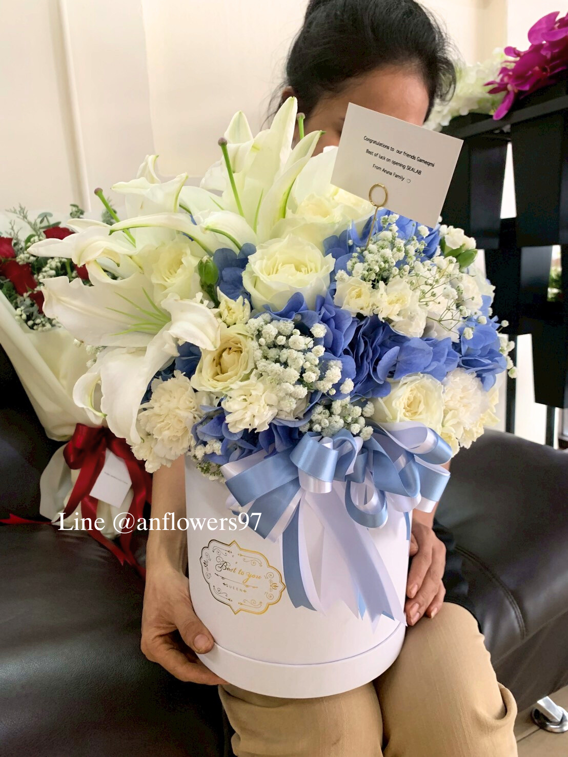 Flowers box ดอกไม้โทนสีขาวฟ้า