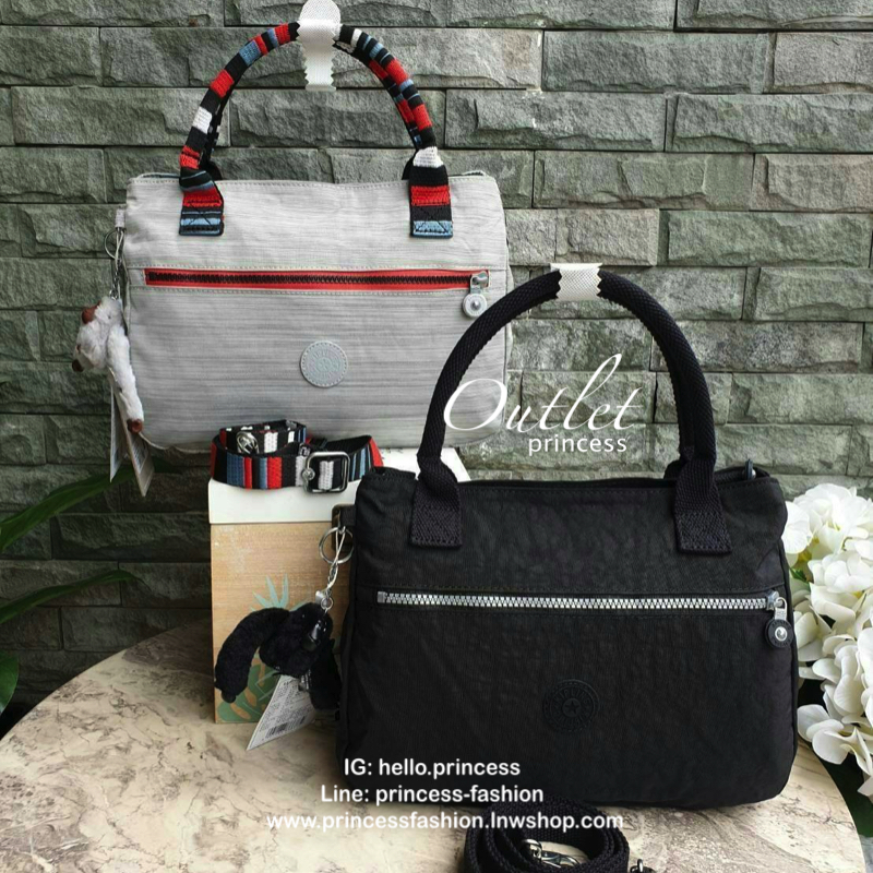 Kipling tote bag 2-way bag diagonally over handbags SEVRINE K15311 กระเป๋าถือ KIPLING รุ่น Sevrine แอคเซสเซอรี่ที่เหมาะแก่การพกพาในชีวิตประจำวัน จัดเก็บของให้เข้าที่ด้วยการแบ่งช่องกระเป๋าเป็น 2 ช่อง ดีไซน์โมเดิร์น กะทัดรัด คล่องตัวทุกการเคลื่อนไหว กระเป๋า