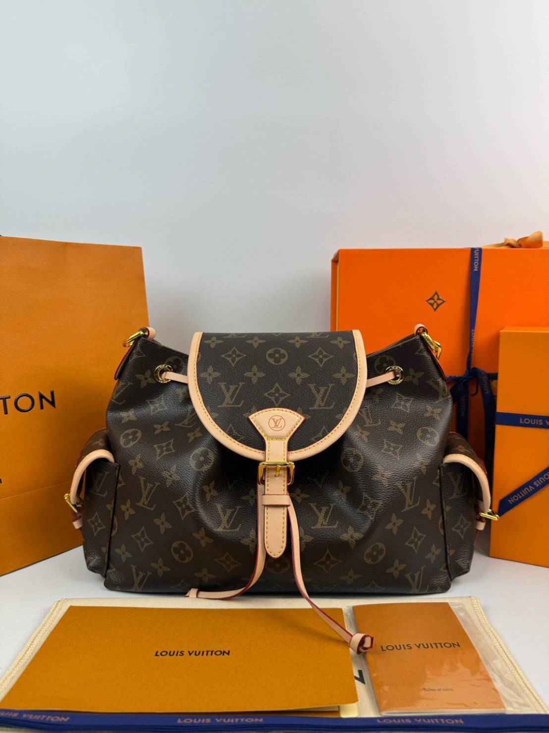 ORI หนังแท้ | LV Odyssee bag Monogram Canvas กระเป๋าสะพายดีไซน์ใหม่ คอลเลกชันประจำฤดูกาล Pre-Fall 2025 ออกแบบมาเพื่อเชิดชูมรดกล้ำค่าที่สืบทอดจากรุ่นสู่รุ่น ดีไซน์ทันสมัยใช้งานได้ทุกวัน