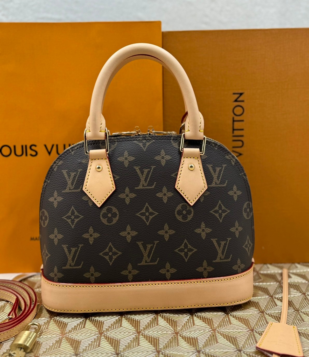 LV Alma BB Monogram Handbag กระเป๋าถือสะพาย เกรดออริ 1:1 ใช้งานต่างประเทศได้