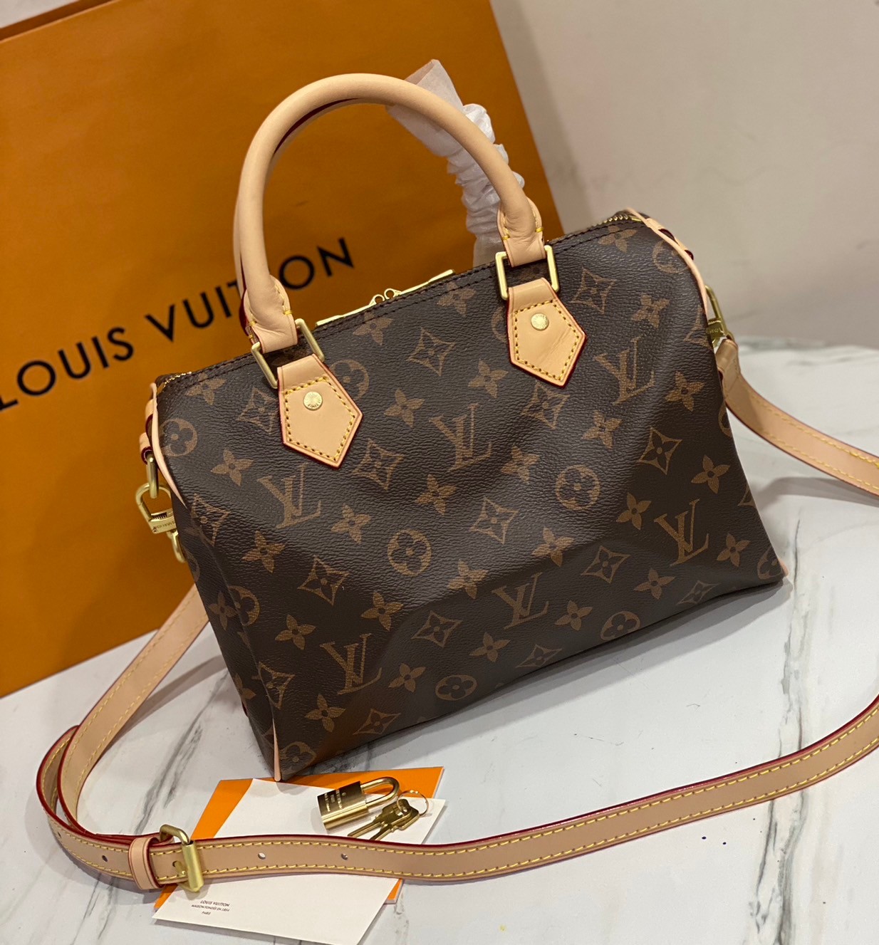 LV Speedy 25 DAMIER / MONOGRAM กระเป๋าทรงหมอน รุ่นท็อปฮิต เกรดออริ ใช้ต่างประเทศได้ ด้วยรูปทรงสวยตลอดกาล ใช้ได้กับทุกลุค ทุกโอกาส ภายในโล่งกว้างมาก ใส่ของสำคัญได้ครบแน่นอนจ้า
