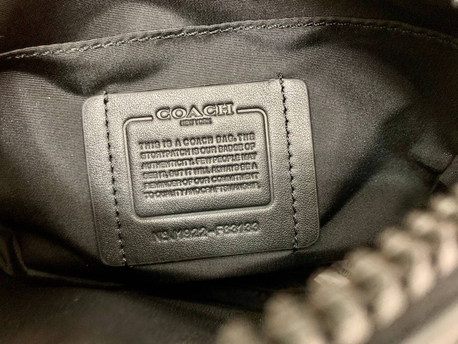 ของแท้ 💯% COACH GRAHAM CROSSBODY IN COLORBLOCK SIGNATURE ((83133)) พร้อมส่งค่ะ! กระเป๋าสะพายครอสบอดี้ร์ หนังแท้อย่างดี นิ่มมือค่ะ