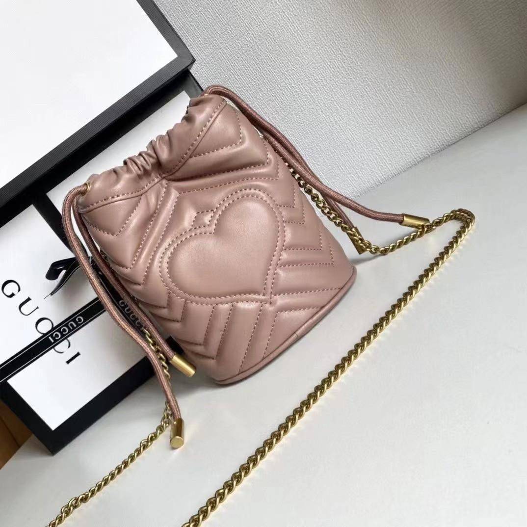 VIP 】Gucci GG Marmont mini bucket bag กระเป๋าสะพายข้าง Premiumgift วัสดุหนังแท้ ด้านในโล่ง มีช่องใส่บัตร3ช่อง ใส่กระเป๋าตังค์ ใส่โทรศัพท์ Iphone+ ได้ สายโซ่ยาว Crossbody ได้ ถอดสายได้ น้ำหนักเบา มาพร้อมถุงผ้าแบรนด์ ใบนี้คือที่สุด คุณหนูมากมาย ไม่ควรพลาดเล