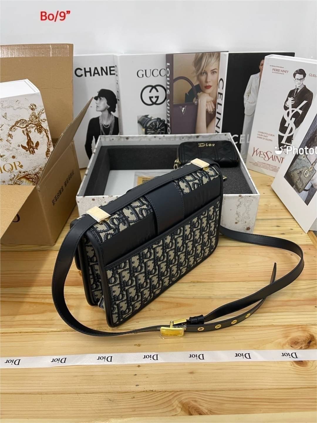 DIOR SET BAG / DIOR 30 Montaigne Bag / DIOR ANAGRAM BOX SET / CD LIMITED EDITION GIFT BOX WITH GOLD STAR BOUTIQUE SET พร้อมเสิร์ฟครบชุด แรร์ไอเท็ม ที่ถูกรวมไว้ในหนึ่งเดียว กับ gift box limited จัดให้ทั้งกระเป๋าสะพายสุดหรู กระเป๋าสตางค์ใบสั้นรุ่นคลาสสิค