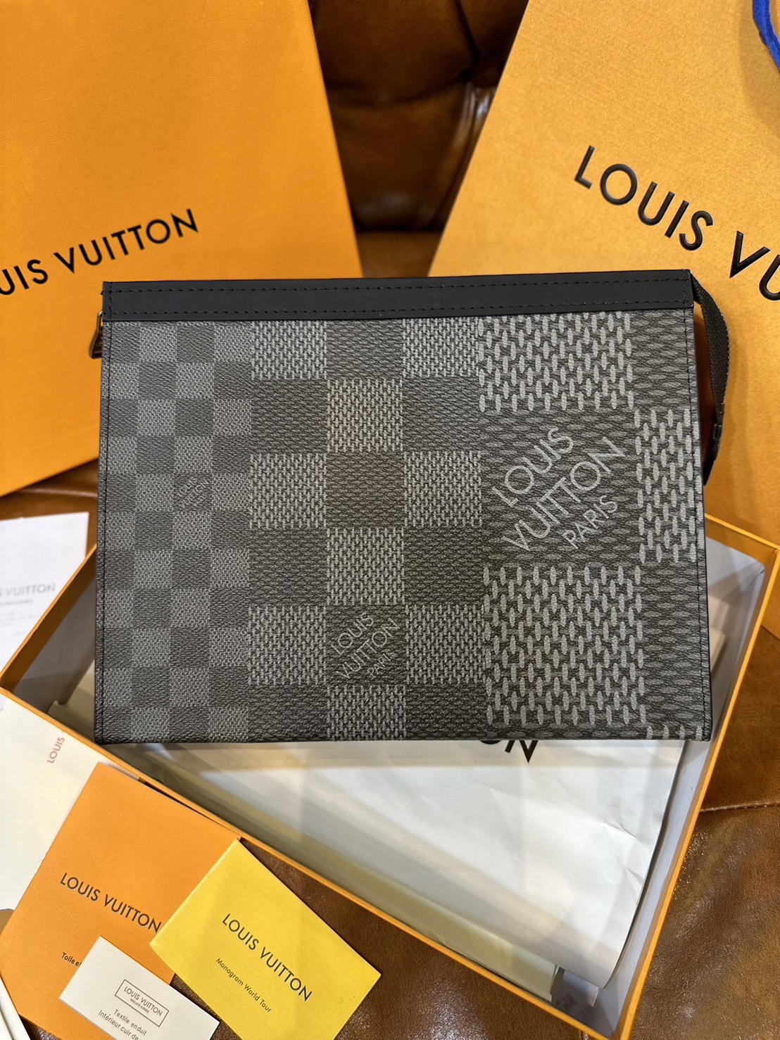 พร้อมส่ง 15 แบบ LV Pochette Voyage MM / LV Clutch กระเป๋าถือทรงคลัช ทรงพอช เกรดออริ สลับแท้ 1:1 ใช้ต่างประเทศได้ ใช้ได้ทั้งชายหญิง