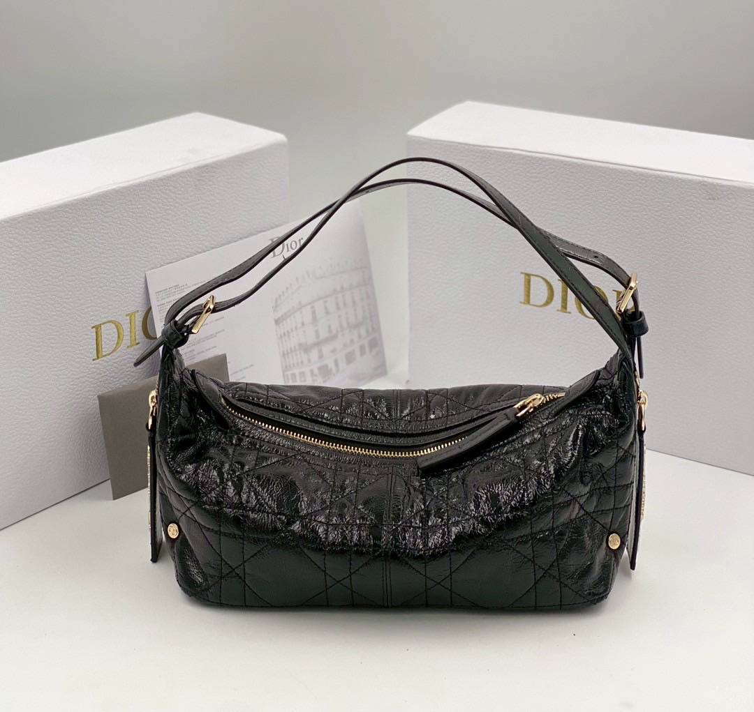 ORI หนังแท้ | DIOR D-Journey bag in leather กระเป๋าสะพายโฮโบทรงสวย รุ่นใหม่ล่าสุด ดีไซน์เรียบหรูลัคชูที่สุด มาพร้อมสายสะพาย2เส้นคู่แบบใหม่สุดเก๋
