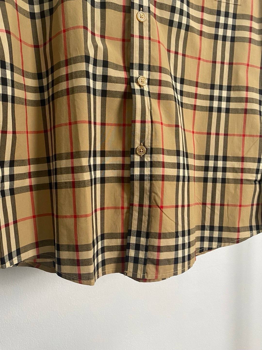 BURBERRY Shirt งานปักละเอียดมากๆ VIP 1:1 แนะนำให้ต้องมีเป็นเจ้าของ เสื้อเชิ้ตงานแบรนด์เนื้อผ้าอย่างดีงานนำเข้าจากโรงงานเทียบแบรนด์ เกรดท็อปออริจินอล เกรดดีสุด เทียบแท้ พร้อมป้ายแท็ก