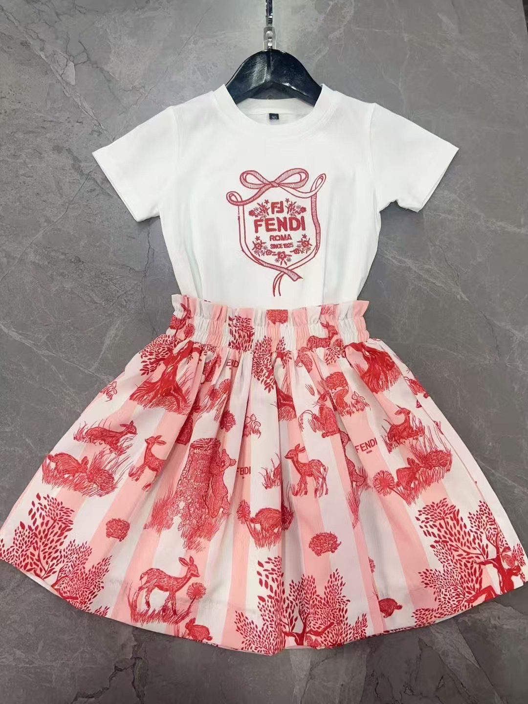 สลับแท้ เกรดเทพ Size 90-150 เสื้อผ้าเด็กแบรนด์เนม FENDI Jersey junior T-shirt + Junior Skirt Poplin งาน 1:1 เซตงานเสื้อยืดขาวกับกระโปรงลายผ้าชนะเลิศ เนื้อผ้าการันตีความพรีเมียม