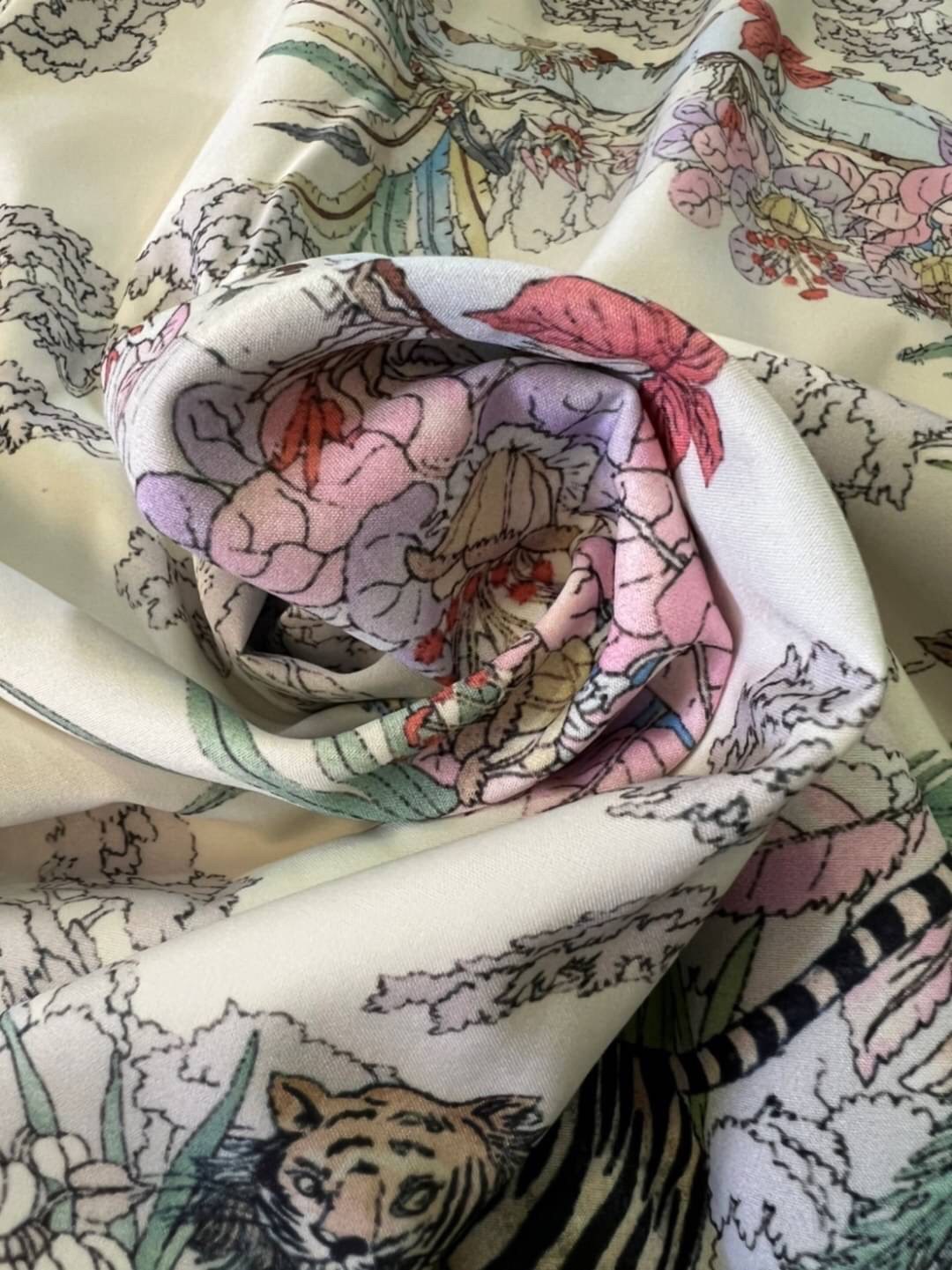 Gucci Tiger bowling shirt / Gucci Men's Shirts / Gucci Shirts งานเกรดออริจินอล พิมพ์ลายคมชัด มีป้ายแท็กที่คอเสื้อทุกตัว พร้อมส่งที่ไทย ภาพสินค้าถ่ายจากงานขายจริง ใช้งานต่างประเทศได้