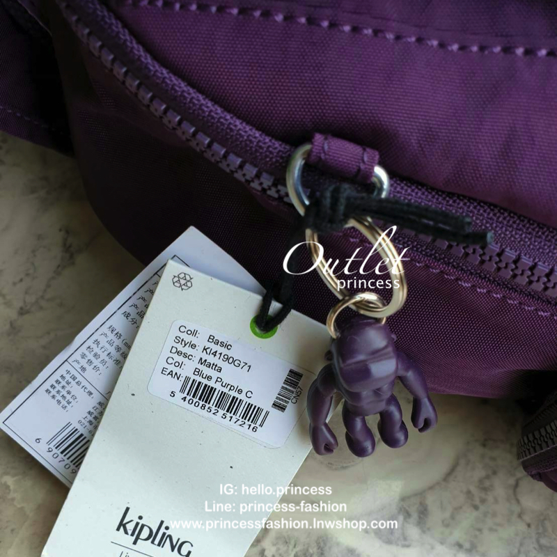 Kipling Matta Small Metallic Backpack รุ่น KI1490 คอลเลคชั่นใหม่ชนช้อป!!กระเป๋าเป้ขนาดกำลังดี วัสดุไนล่อนเคลือบกันน้ำ มีน้ำหนักเบา มีช่องเก็บของหลายช่อง แบ่งเป็นช่องด้านหน้า 2 ช่องและด้านข้างอีก 2 ช่อง ช่องใหญ่ปิดเปิดด้วยซิปคู่ภายในมีช่องซิป ช่องใส่ของจุก