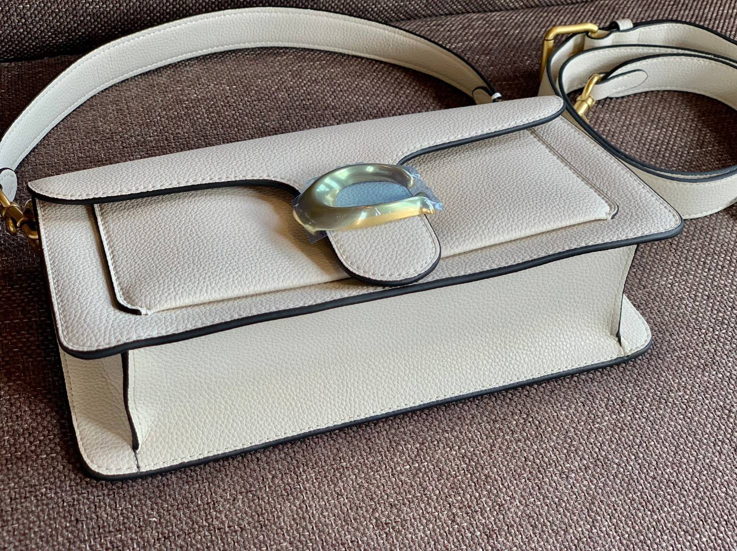 COACH TABBY SHOULDER BAG 26 ((73995)) 📣พร้อมส่งที่ไทยอีกครั้งค่ะ ห้ามพลาด ✔️กระเป๋าหิ้ว//คล้องไหล่//สะพายข้างได้ สุดคุ้ม! หนังแท้อย่างดี ลายหนังสวยนิ่มมือมากค่ะ ✔️ด้านหน้ามีอะไหล่แบรนด์ตัวใหญ่ อะไหล่ทองสวยโดดเด่น ✔️เปิดปิดกระเ