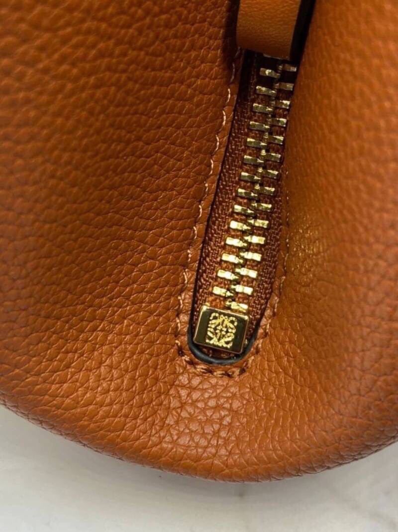 พรีเมี่ยมกิ๊ฟแท้ 100% 】งานหนังแท้ Loewe Hammock Leather Hobo Bag TAN