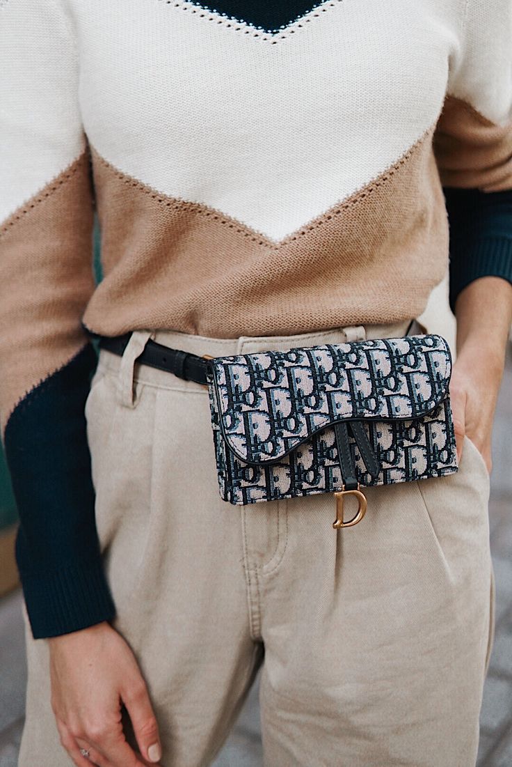 DIOR Small Saddle Pouch Belt with Chain กระเป๋าทรงพอช พร้อมสายสะพายหนังและสายโซ่ ปรับใช้งานได้ทั้งคาดอก/คาดเอว/หรือสะพายไหล่ได้ สายถอดได้ ถือเป็นพอชเก๋ๆ