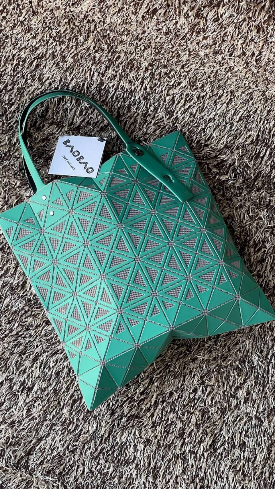 Baobao issey miyake frame tote 6x6 / MIYAKE Frame Mesh Tote Bag กระเป๋าที่มองทะลุได้เหมือนตะกร้าและให้ความรู้สึกสดชื่น