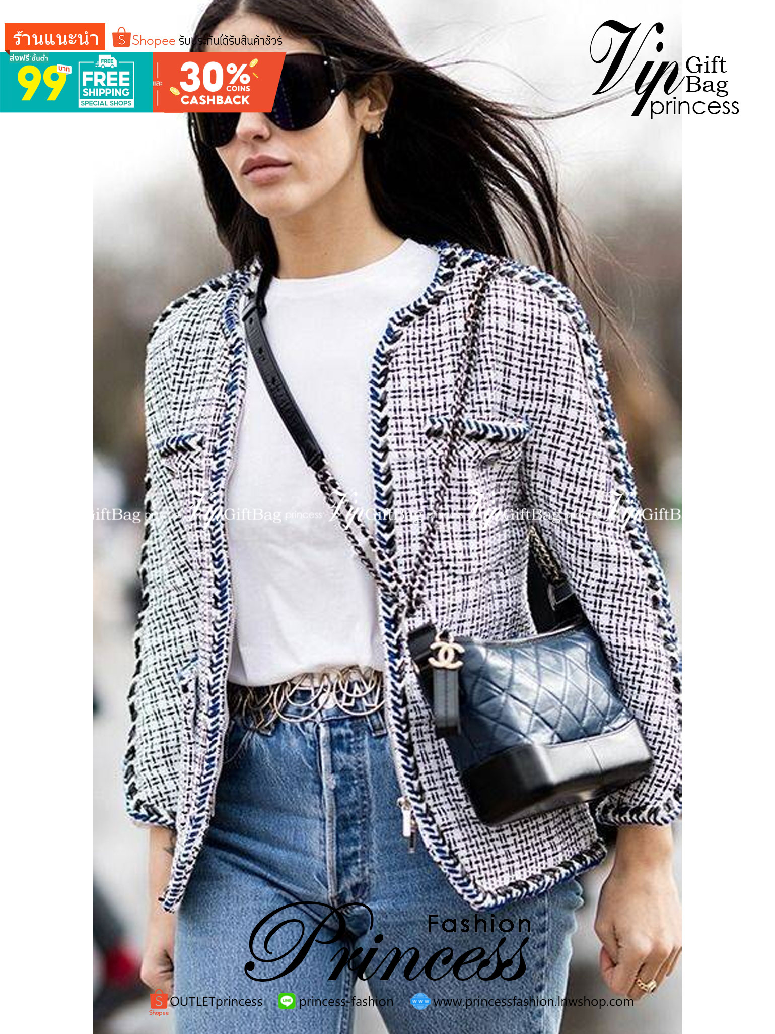 CHANEL SHOULDER BAG / CHANEL GABRIELLE HOBO BAG มี 2 size 8" 10" กระเป๋าสะพายข้าง/ไหล่ หนังนิ่ม หรู มาพร้อมพวงกุญแจสัญลักษณ์แบรนด์ อะไหล่พร้อมโซ่สะพายสีทองสลับเงิน สามารถสะพาย crossbody หรือสะพายไหล่ได้หมด สะพายแล้วขับผิวมากๆ