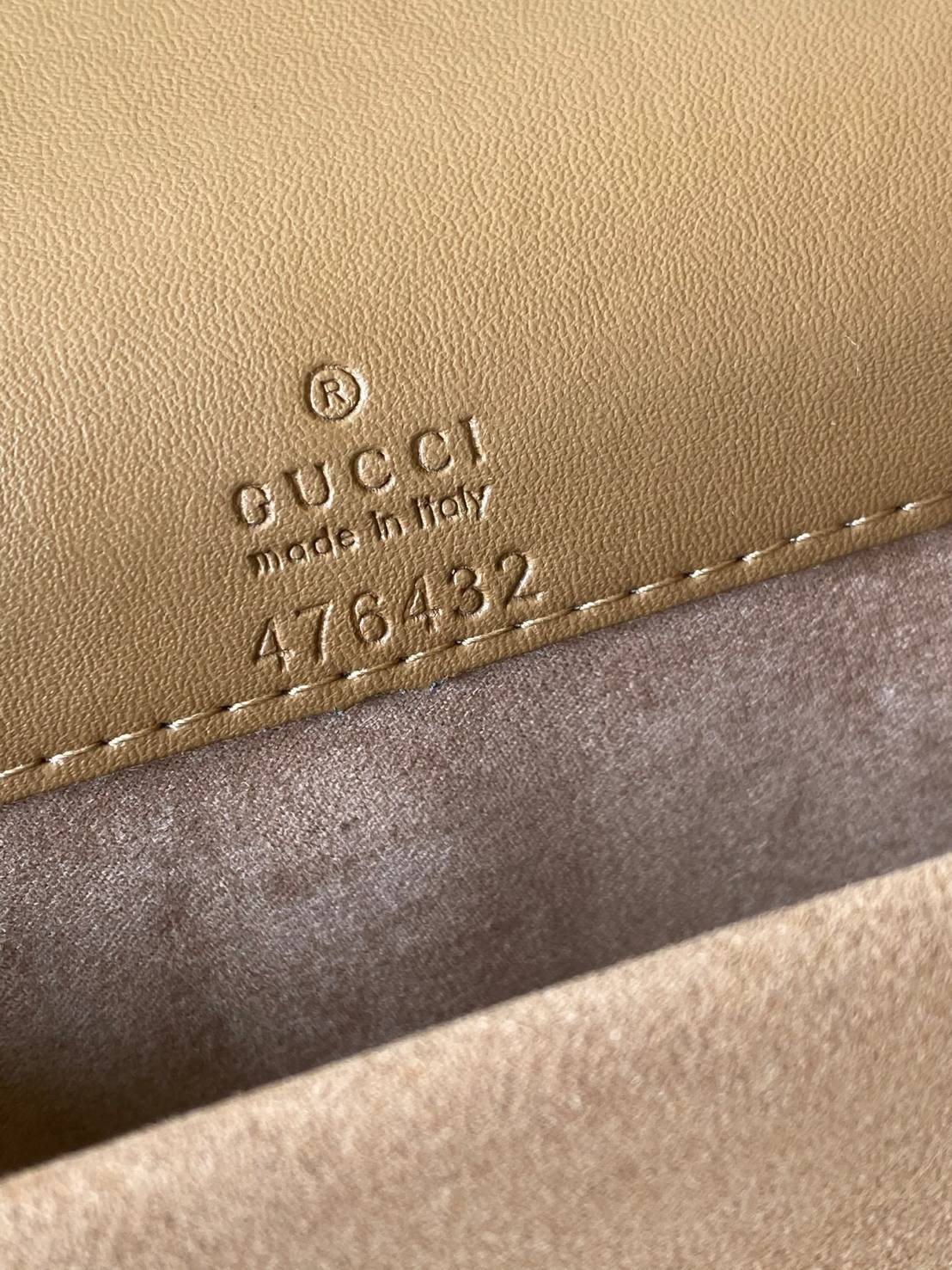 หนังแท้ GUCCI Dionysus mini bag / GG Shoulder bag / GG Denim Dionysus พร้อมส่งที่ไทย กระเป๋าสะพายข้างหนังแท้ เกรดหนังคุณภาพดียิ่งใช้หนังยิ่งสวย โทนสีน่าใช้มากก มาในดีไซน์คลาสสิคเรียบหรูเข้ากับทุกลุ๊คแบบไม่มีเอ้าท์ พร้อมส่งที่ไทย ภาพสินค้าถ่ายจากงานขายจริง