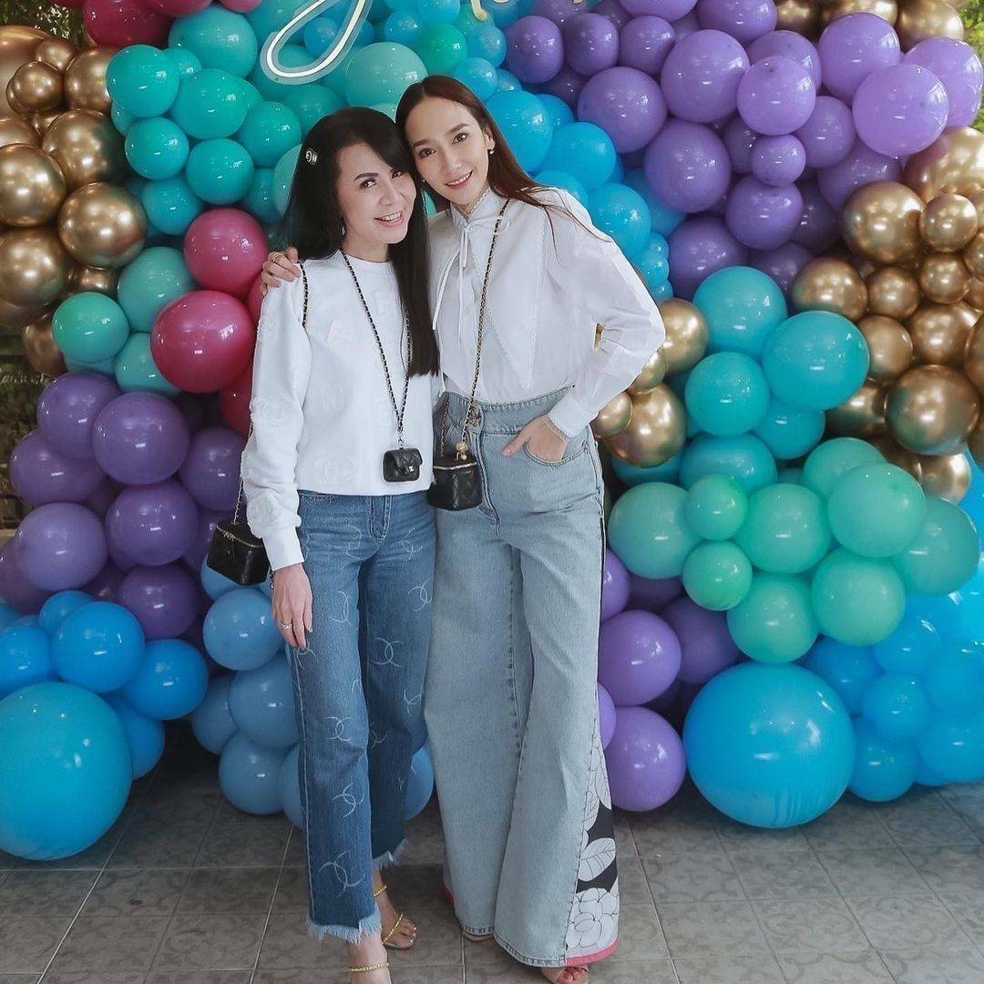 พรีเมี่ยมกิ๊ฟแท้ 100% 】CHANEL MINI BLACK CAVIAR BAG VIP GIFT WITH PURCHASE (GWP) พรีเมี่ยมกิ้ฟ Chanel Lotte Duty Free รุ่นใหม่ล่าสุดไอเท็มแนะนำ กำลังฮิตสุดๆวัสดุหนังคาเวียร์สุดคลาสสิคเปิดปิดด้วยฝาปิดกระดุม ด้านหน้าประดับโลโก้แบรนด์อะไหล่เงินสวยหรูดูดีมาพร